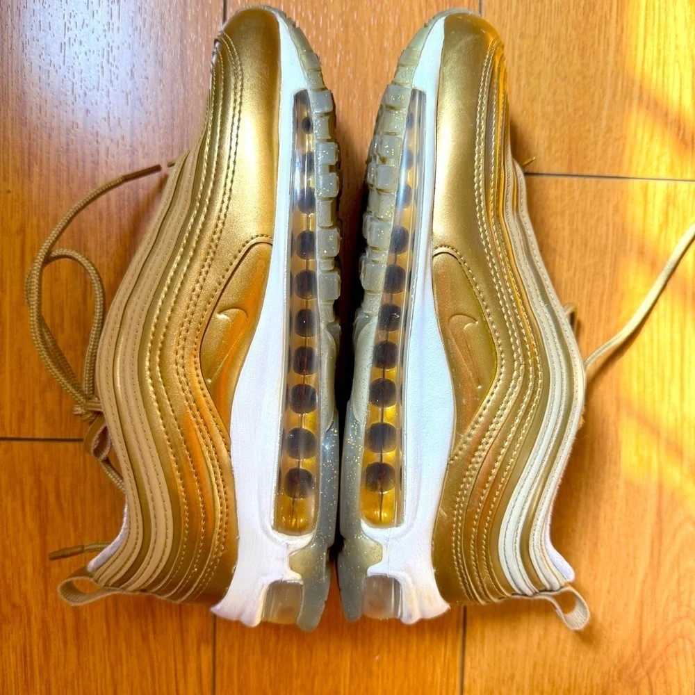 Womens Nike Air Max 97 QS Size 6 Metallic Gold Metallic Gold White CJ0625-700